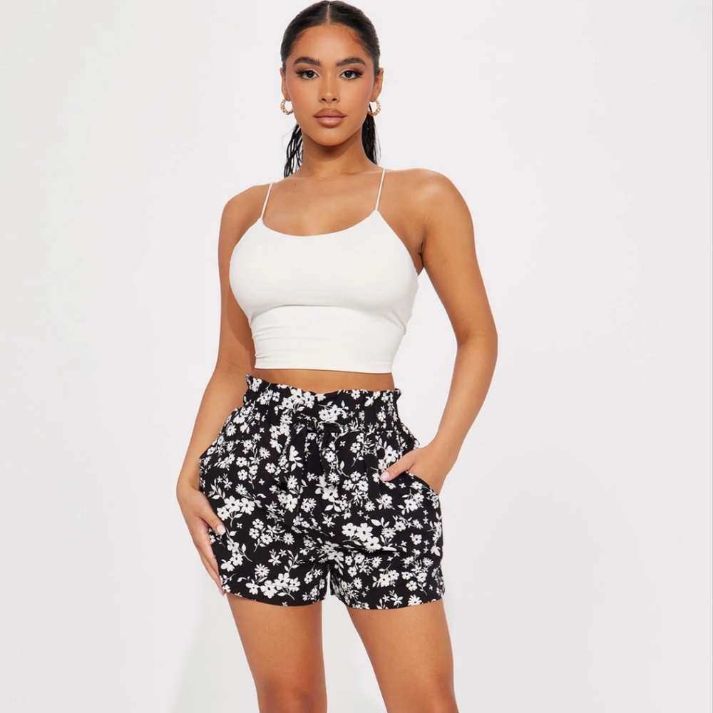 Fashion Nova Shorts Bundle Black White Floral Light Weight Stretch Size Large